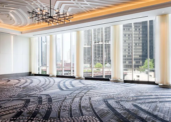 Londonhouse Chicago, Curio Collection By Hilton
